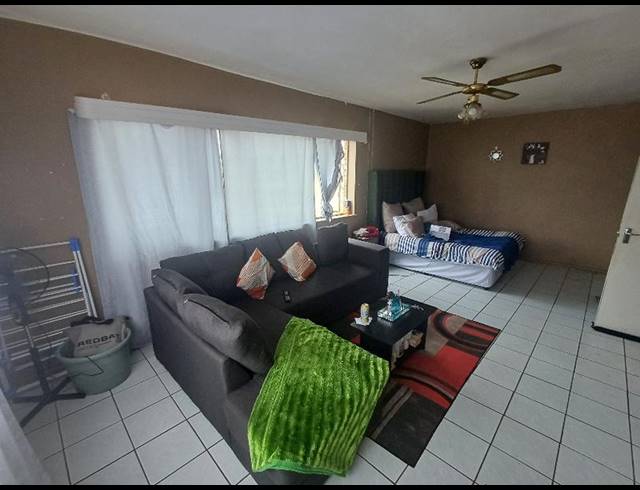 2 BEDROOM APARTMENT FOR SALE IN SYDENHAM